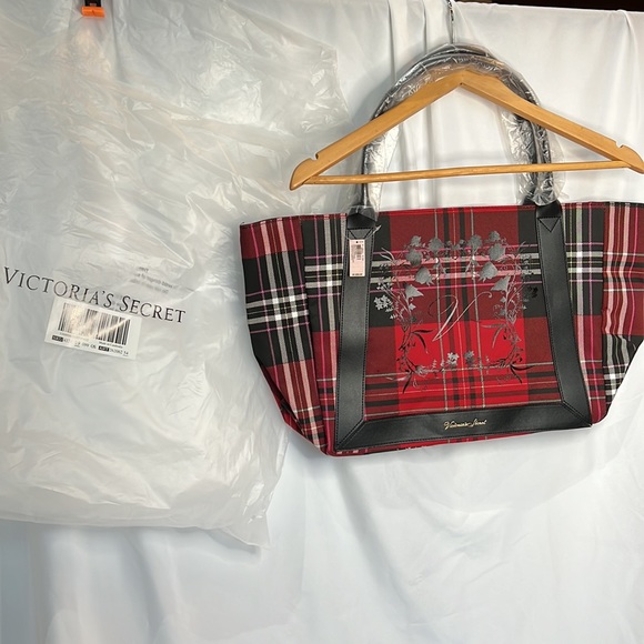 NWT VICTORIA SECRET TOTE - Picture 2 of 4